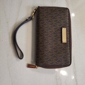 Micheal Kors zip around wristlet Wallet, Brown